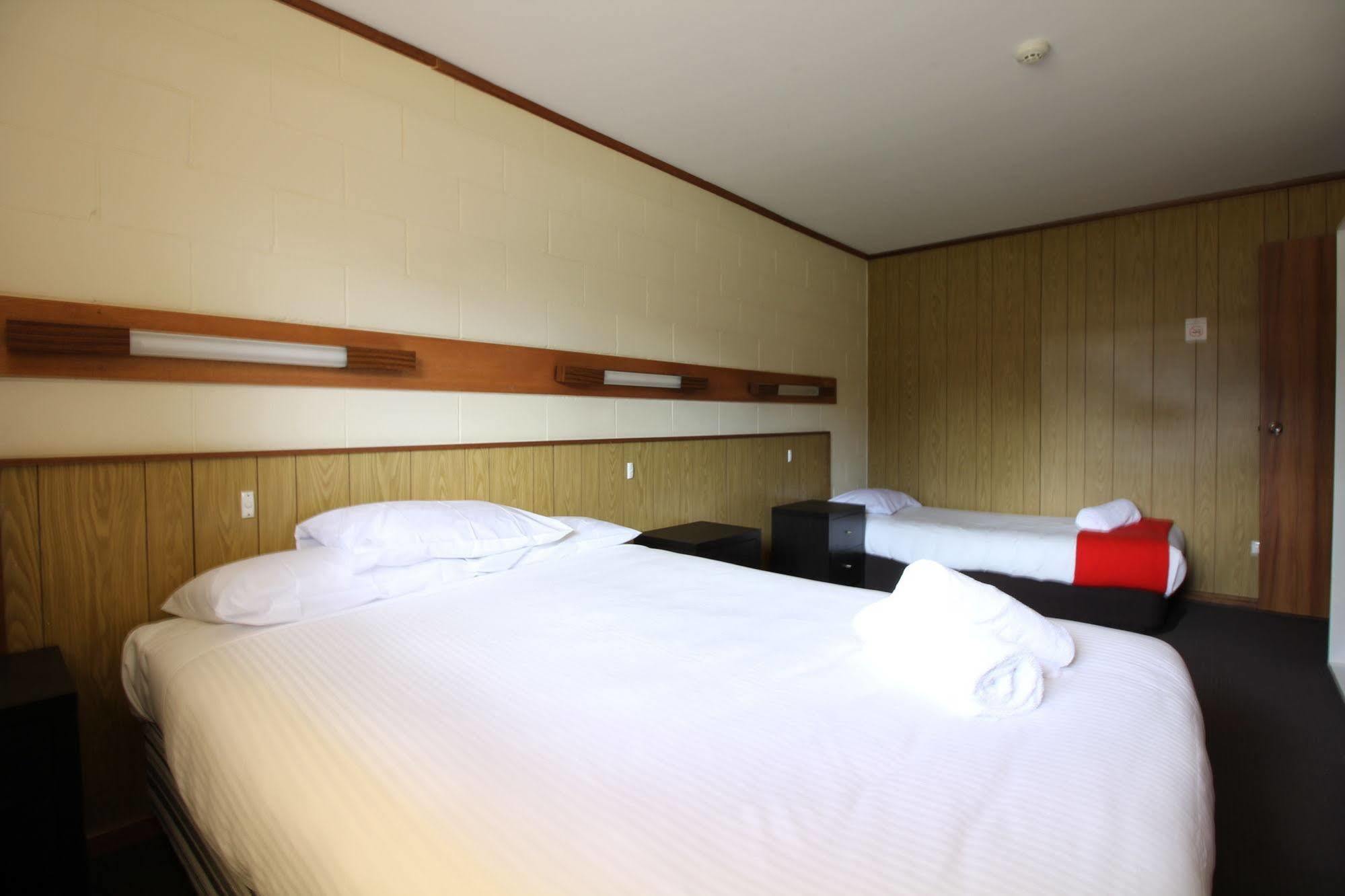 Snowy Mountains Resort And Function Centre アダミナビー エクステリア 写真