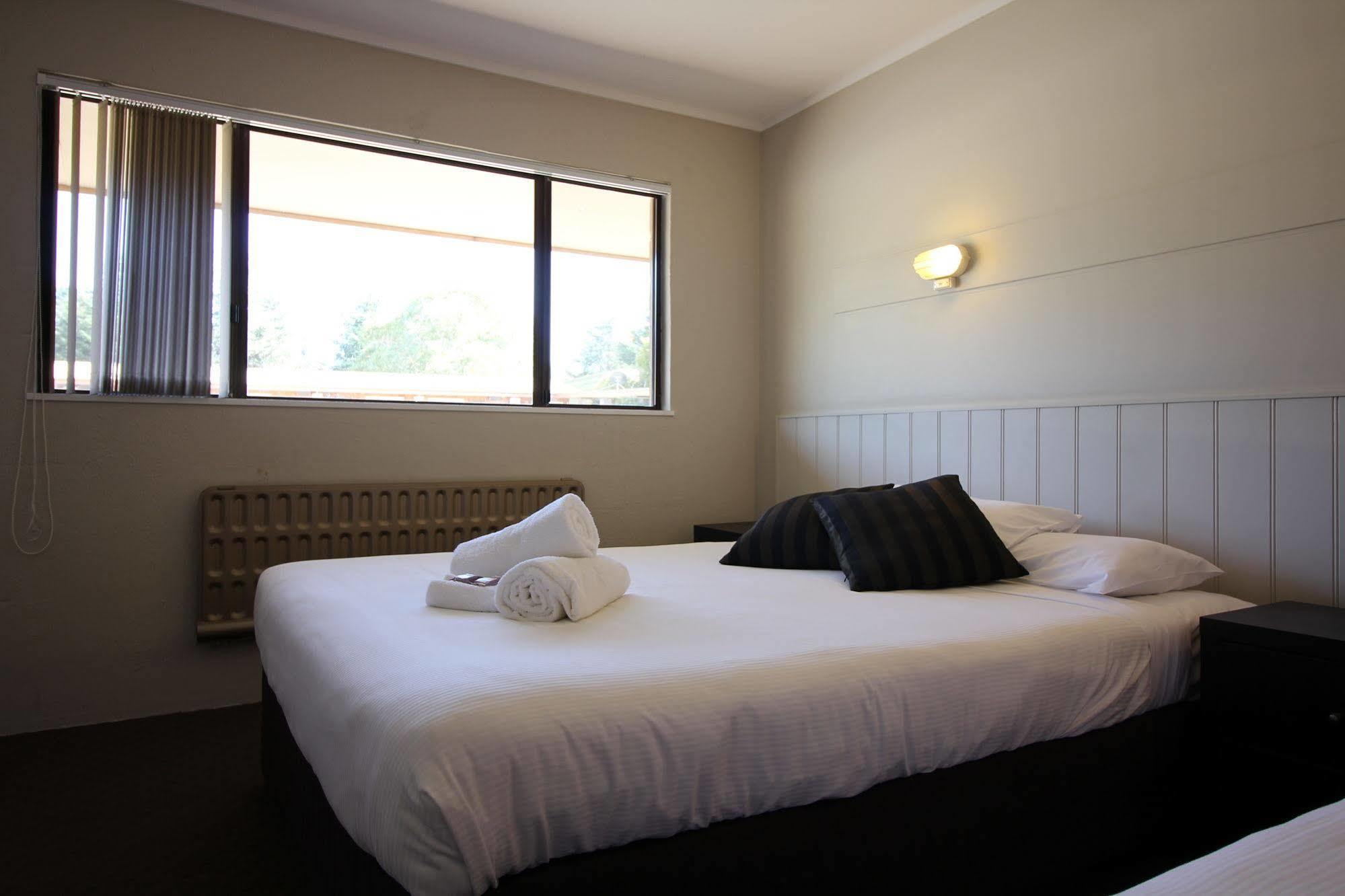 Snowy Mountains Resort And Function Centre アダミナビー エクステリア 写真
