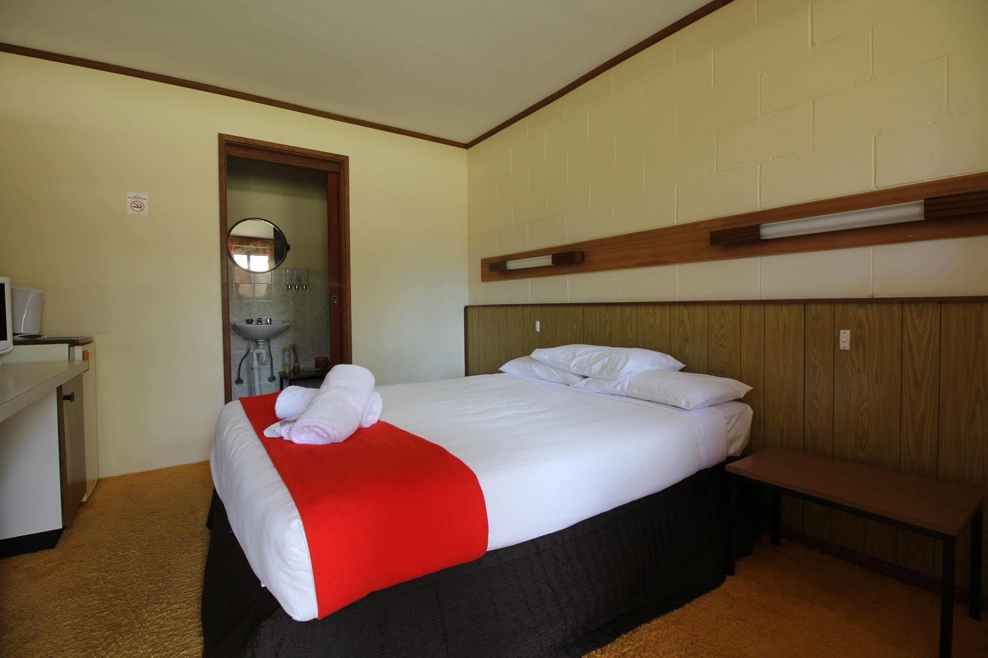 Snowy Mountains Resort And Function Centre アダミナビー エクステリア 写真