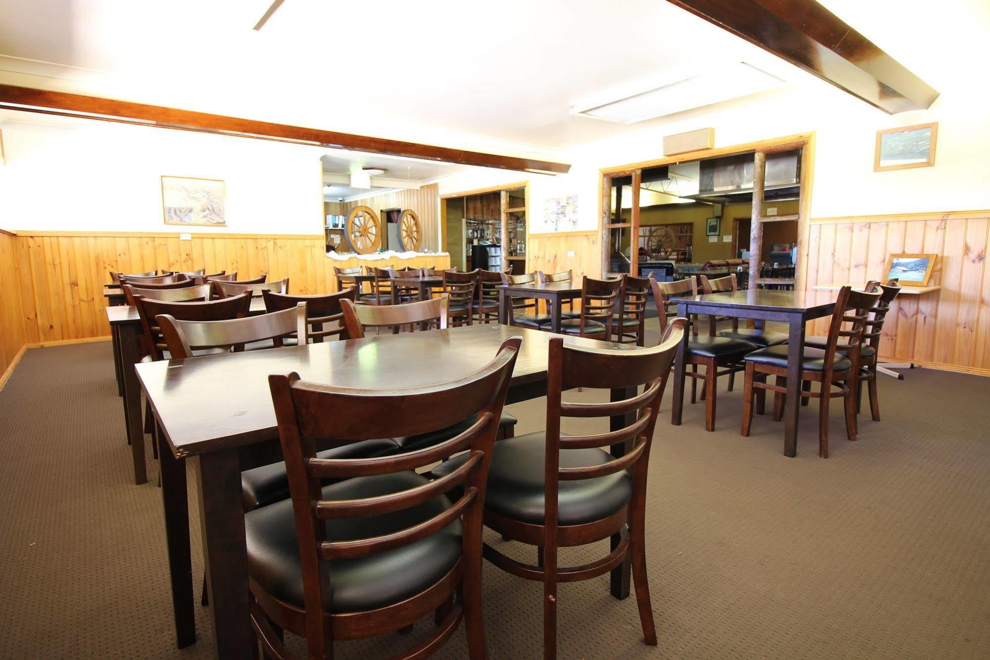 Snowy Mountains Resort And Function Centre アダミナビー エクステリア 写真